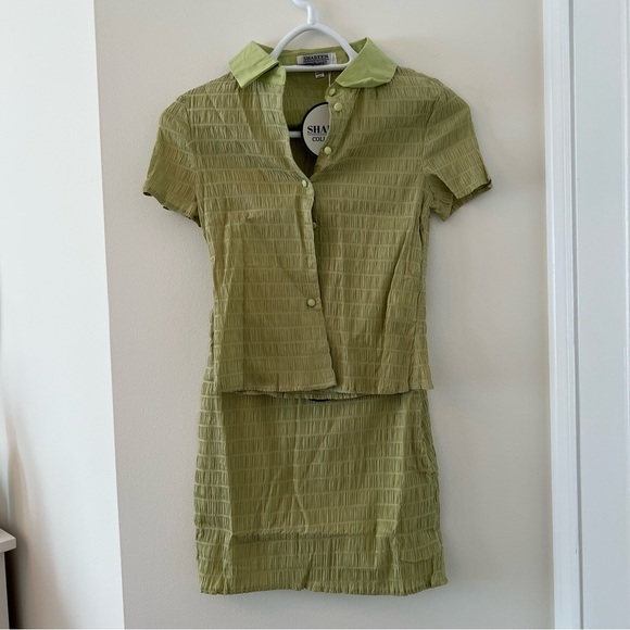 Womens green blouse and skirt matching set, new with tags, size XS - Picture 1 of 6